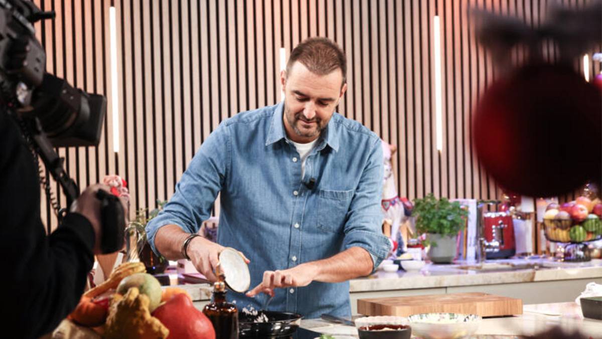 Tous en cuisine - menus de fêtes avec Cyril Lignac