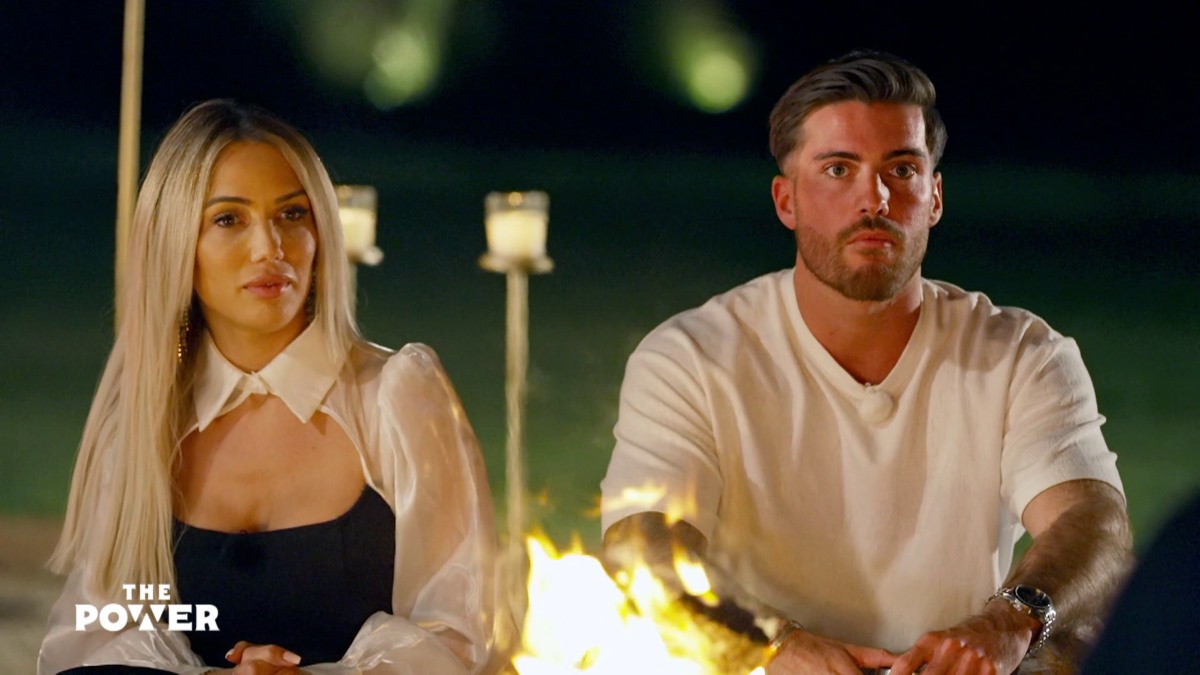 Manon Tanti manipule Giovanni doute The Power saison 2