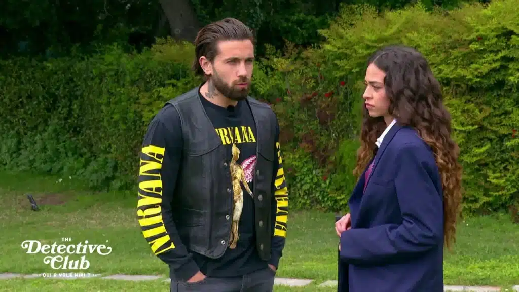 Enzo manipule Jessy pour éloigner les soupçons dans The Detective Club qui a volé Kiki