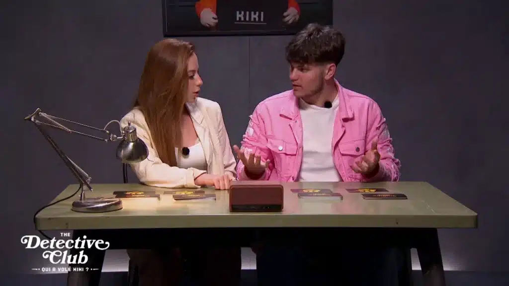 Katell et Enzo Sander s'accordent sur leur alibi dans la salle d'interrogatoire