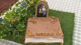La recette de gâteau en forme de grimoire de Camille pour l’épreuve créative du Meilleur Pâtissier (épisode 1)