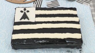La recette d’entremets fraise, basilic et citron vert en drapeau breton de Ronan pour l’épreuve créative du Meilleur Pâtissier (épisode 1)