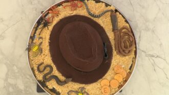La recette de gâteau en forme de chapeau d’aventurier de Victoria pour l’épreuve créative du Meilleur Pâtissier (émission 2)