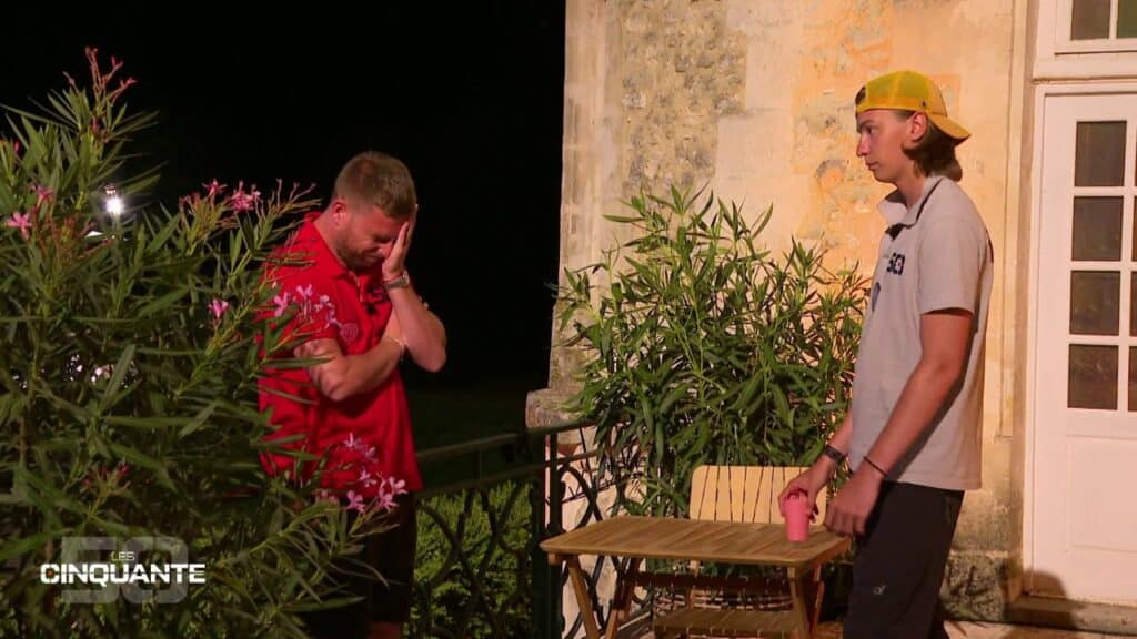 Tom regrette d'avoir embrassé Katell et d'avoir fait du mal à Martika dans les 50