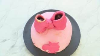 Découvrez la recette de gâteau “Poupée choco dream” de Camille pour l’épreuve créative du Meilleur Pâtissier 2025 (émission 4)