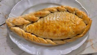 Recette conviviale : la dorade en pâte à sel, légumes croquants et fruits de saison dans Tous en cuisine du 11 octobre