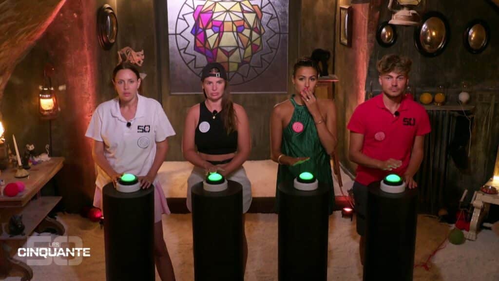 Haneia, Eva, Solène et Robin dans la torturette du chat dans les Cinquante du 21 octobre 2025
