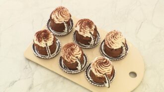 Découvrez la recette de coulant au chocolat revisitée de Victoria pour l’épreuve classique du Meilleur Pâtissier 2025 (émission 4)
