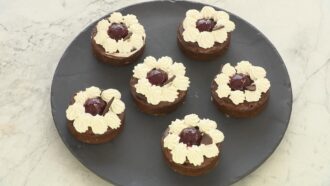 Forêt noire en tartelette : la recette de Seb pour l’épreuve classique du Meilleur Pâtissier du 30 octobre