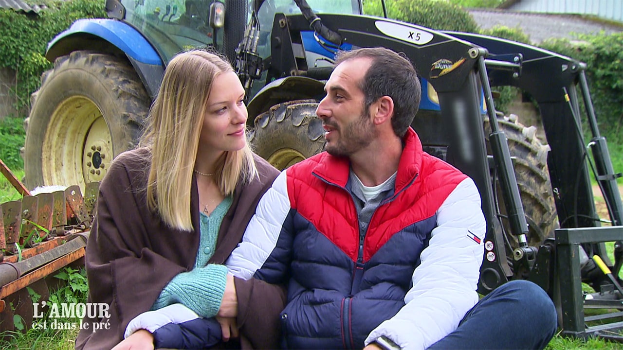 Julien avoue ses sentiments à Louise dans L'amour est dans le pré 2025