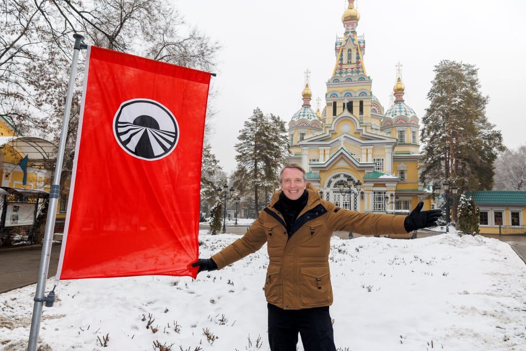 PEKIN EXPRESS LA ROUTE DES GLACES EPISODE LES STEPPES KAZAKH STEPHANE ROTENBERG