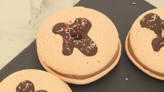 Les “macarons donuts” d’Adrien pour l’épreuve classique du 27 novembre (Le Meilleur Pâtissier)