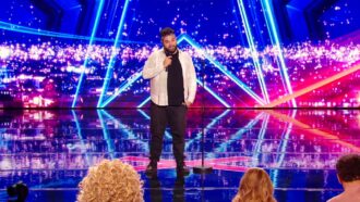 Un humoriste du Jamel Comedy Club récolte le Golden Buzzer d’Hélène Ségara (La France a un Incroyable Talent)