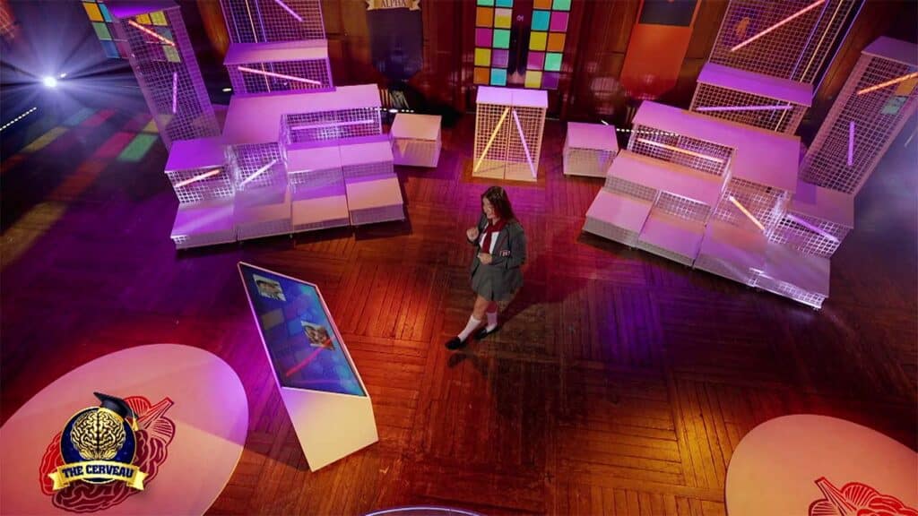 Beverly hésite entre Nadège et Eva comme binôme dans The Cerveau