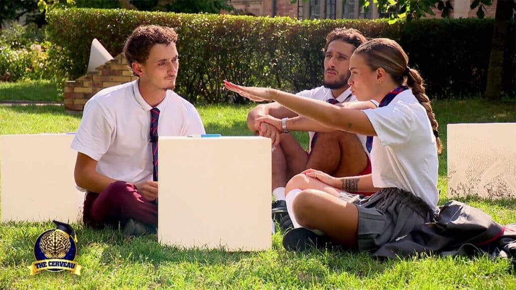 Nicolas tente d'apaiser les tensions dans The Cerveau du 26 décembre