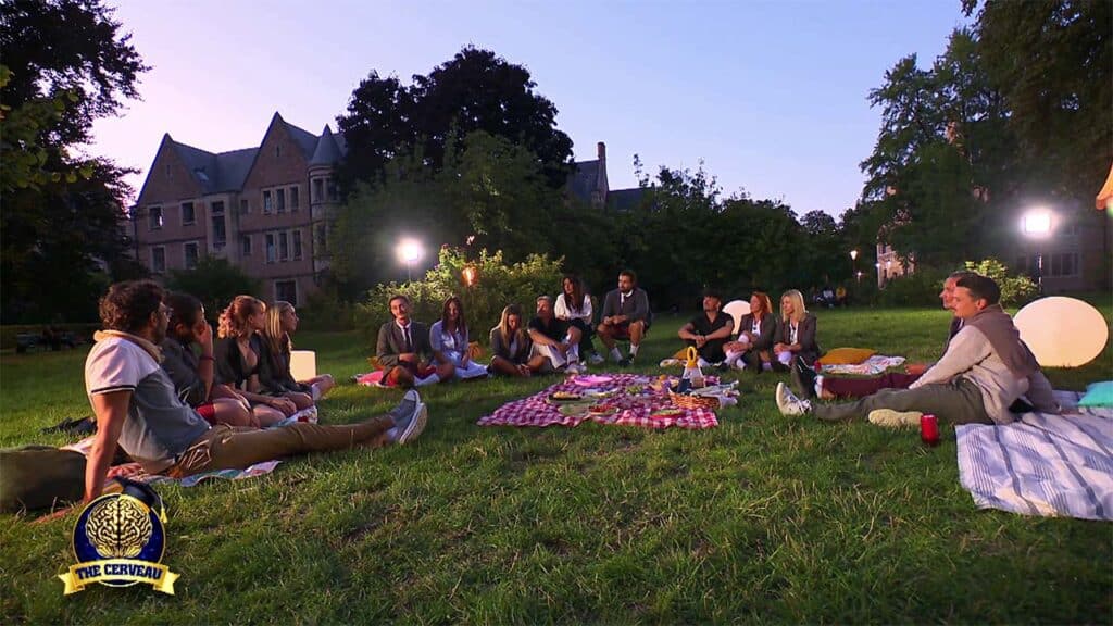 Les proches rendent visite aux candidats de The Cerveau