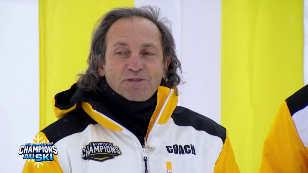 Philippe Candeloro coach équipe jaune des Apprentis Champions au ski