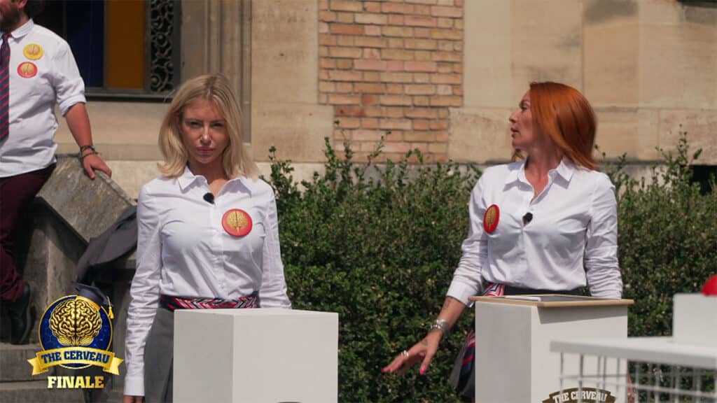 Stéphanie face à Tressia dans The Cerveau du 15 janvier