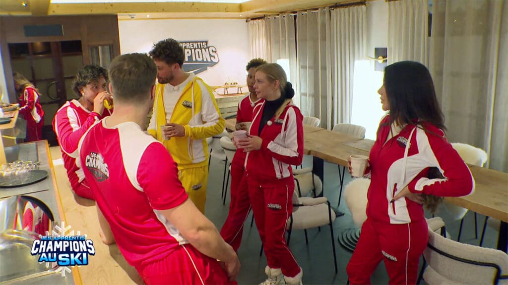 Marco et Laura n'osent pas s'avouer leurs sentiments dans Les Apprentis Champions au ski