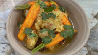Tous en cuisine avec Cyril Lignac du vendredi 11 juin: recette du tajine de poulet au citron