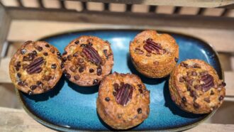 Tous en cuisine avec Cyril Lignac du mercredi 24 juin: recette de muffins aux noix de pécan et sirop d'érable