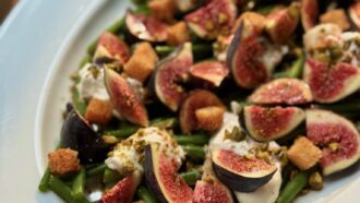 Tous en Cuisine avec Cyril Lignac du vendredi 17 juillet : recette de salade de haricots verts, figues et burrata