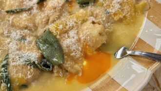 Tous en Cuisine avec Cyril Lignac du jeudi 16 juillet : recette de ravioli à l'œuf coulant et beurre de sauge
